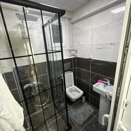 3 1 Salon Genis Ev 아파트 *