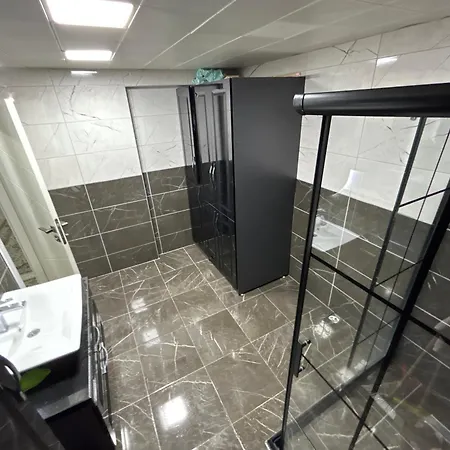 3 1 Salon Genis Ev Lägenhet *